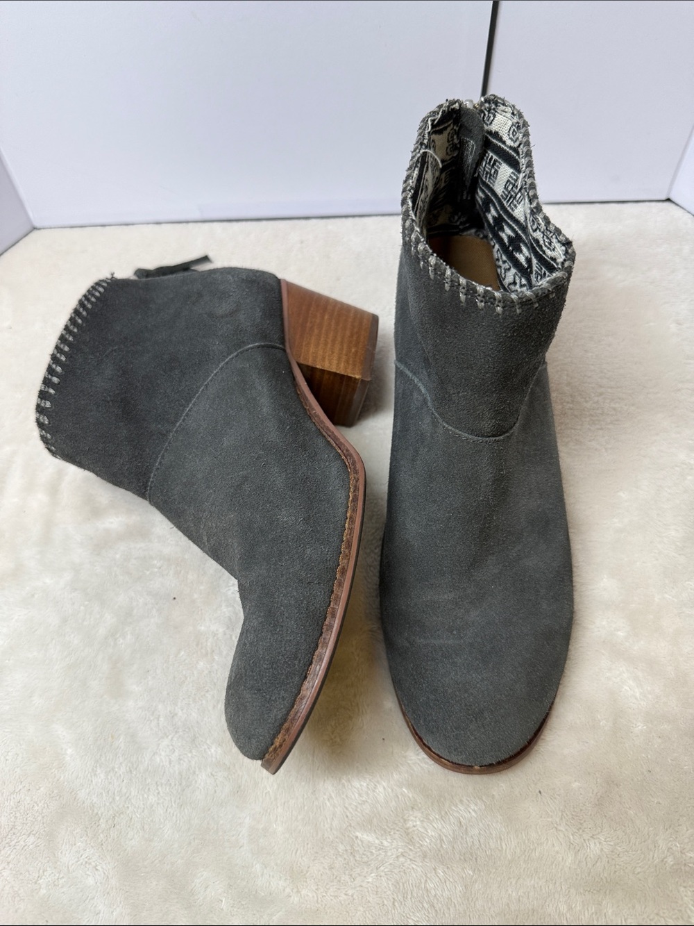 TOMS Leila Castlerock Grey Suede Ankle Booties Block Heel Tassel Zip sz 8.5